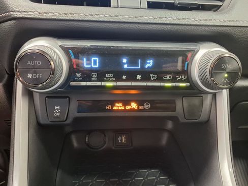 Used 2025 Toyota RAV4 XLE image 14