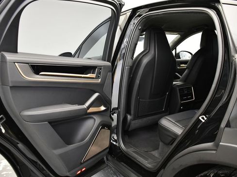New 2026 Porsche Cayenne Turbo GT AWD/4WD image 44