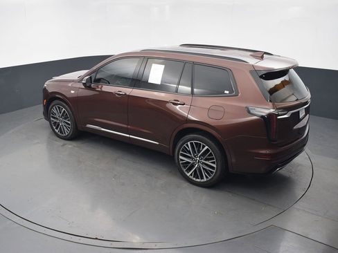 Used 2022 Cadillac XT6 Sport w/ Technology Package AWD/4WD image 45
