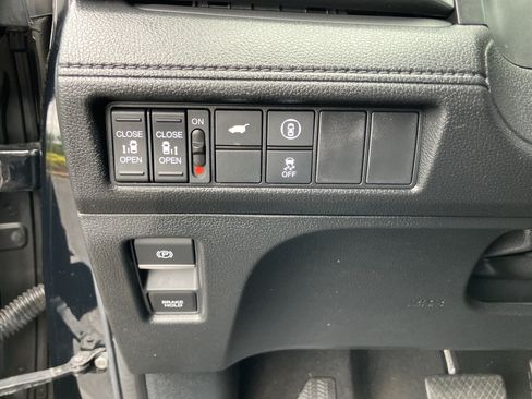 Certified 2024 Honda Odyssey EX-L image 19