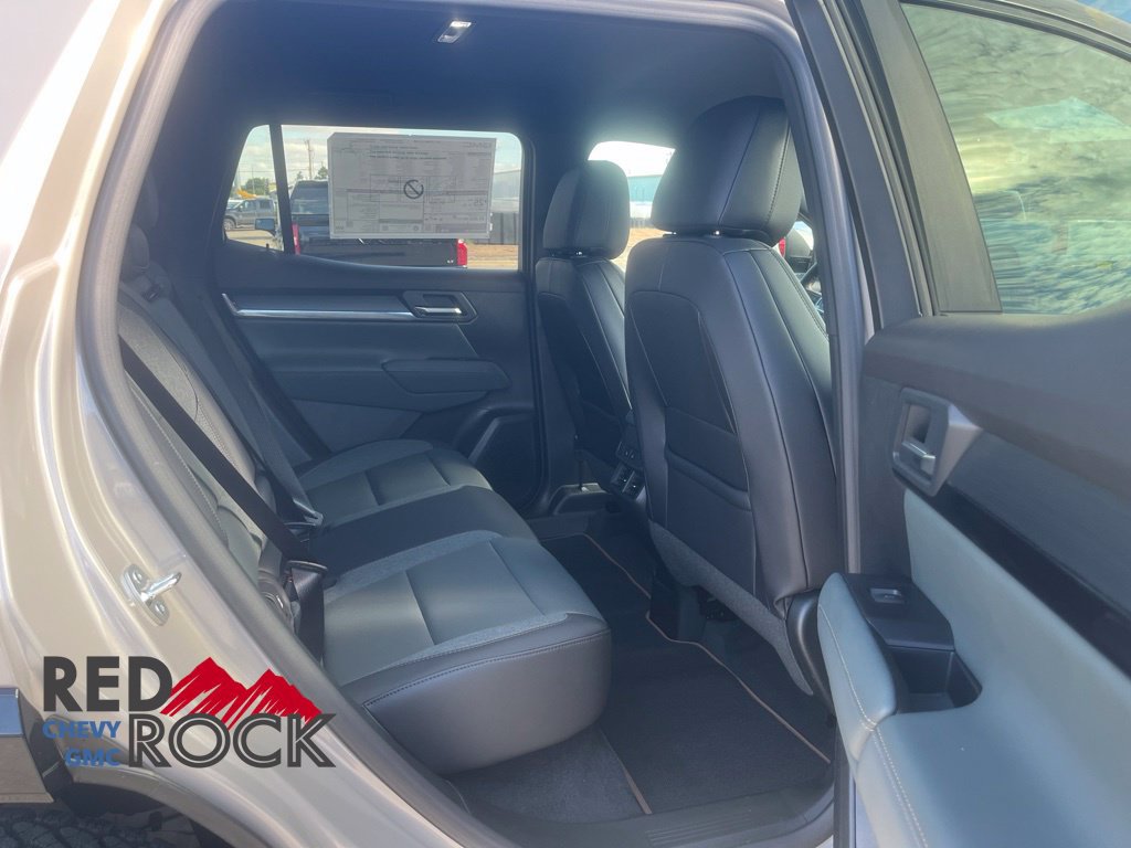 New 2027 GMC Terrain AT4 w/ Convenience Package III AWD/4WD image 12