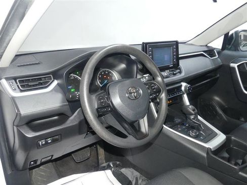 Used 2021 Toyota RAV4 LE image 22