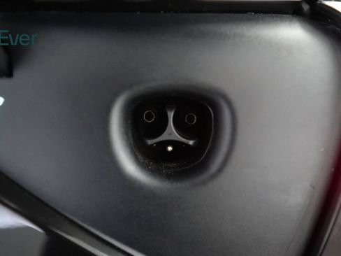 Used 2026 Tesla Model Y 2WD image 10
