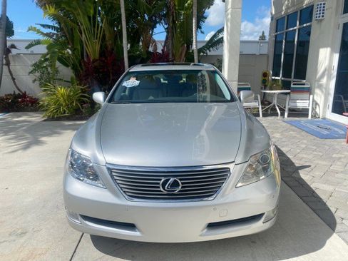 Used 2008 Lexus LS 460 image 3