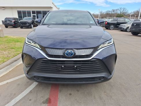 Used 2024 Toyota Venza LE image 9