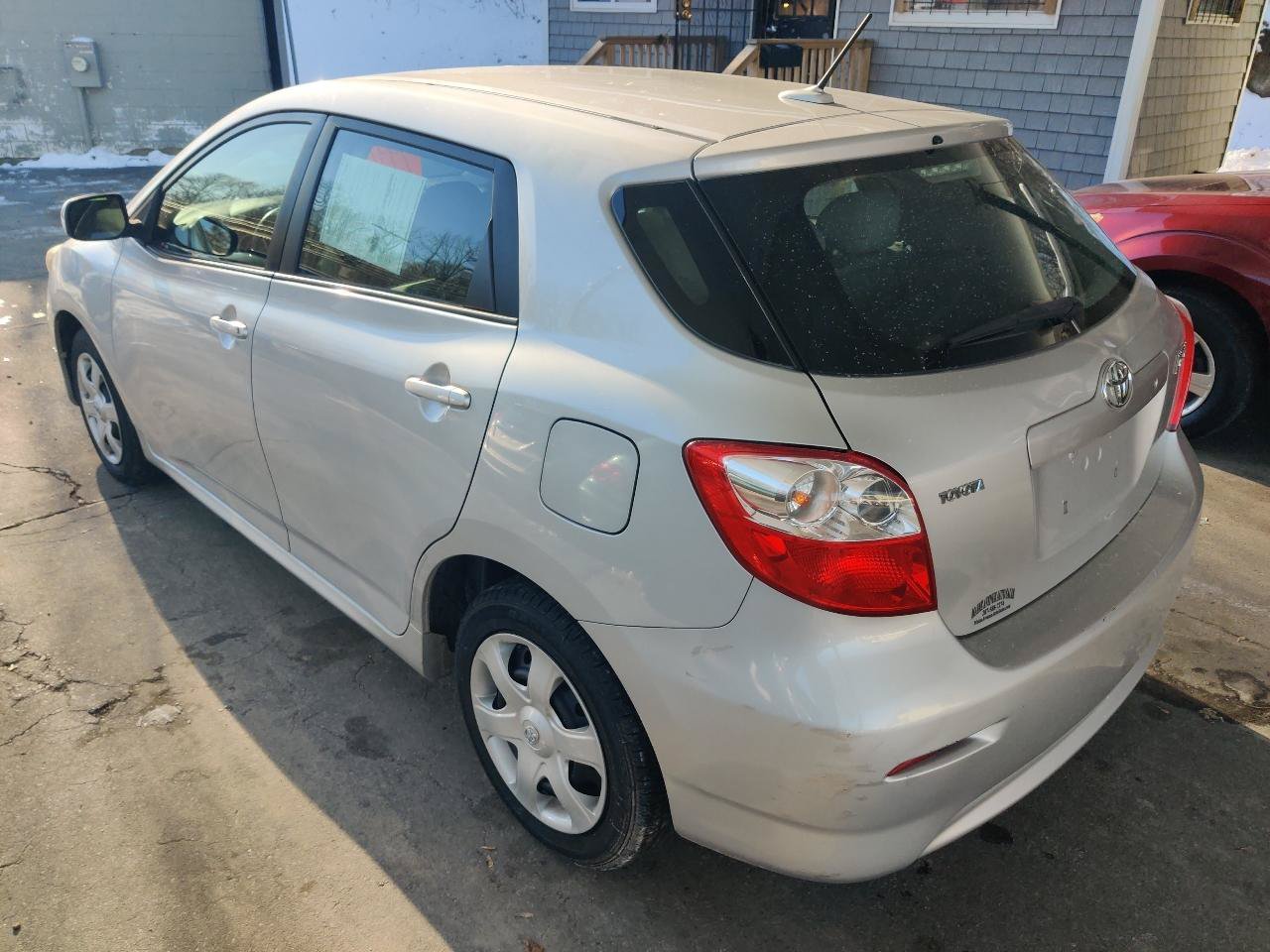 Used 2009 Toyota Matrix FWD image 4