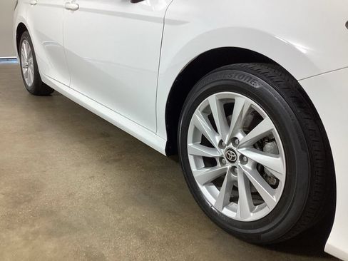Used 2022 Toyota Camry LE FWD image 6