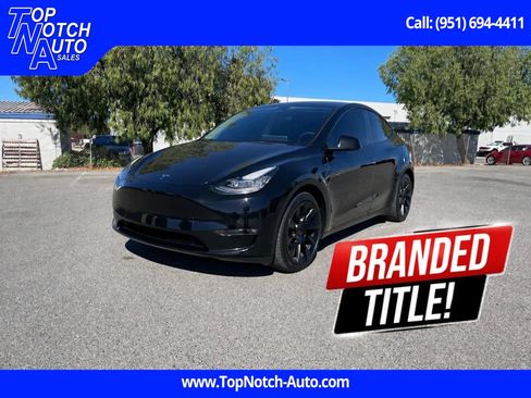 Used 2021 Tesla Model Y Long Range AWD/4WD image 1