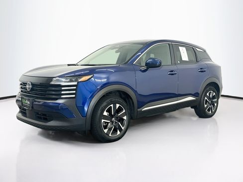 Used 2025 Nissan Kicks SV AWD/4WD image 3
