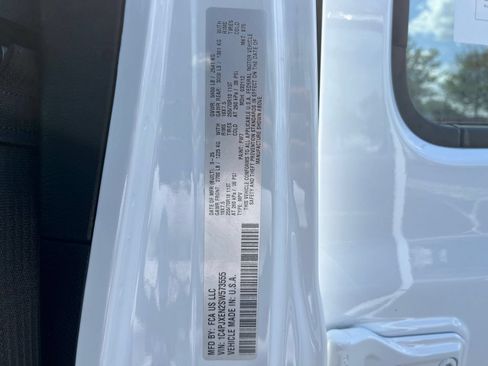 Used 2025 Jeep Wrangler Unlimited Sahara AWD/4WD image 34