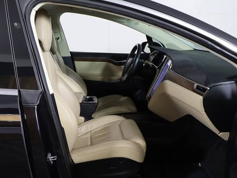 Used 2017 Tesla Model X 75D image 33