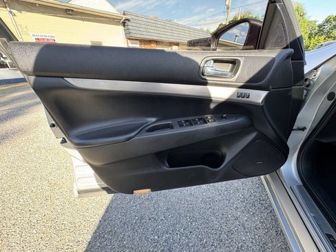 Used 2013 INFINITI G37 x Sedan w/ Premium Pkg image 32