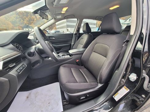 Used 2024 Nissan Altima 2.5 SV image 17