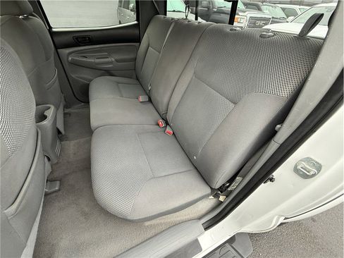 Used 2006 Toyota Tacoma PreRunner image 40