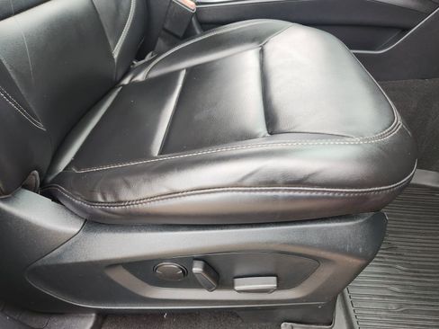 Used 2021 Ford Explorer XLT w/ Equipment Group 202A image 28