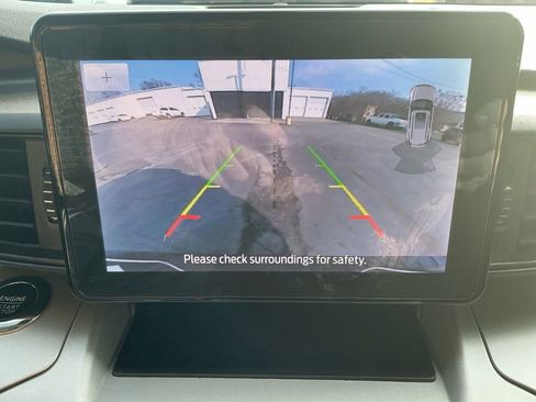 Used 2023 Ford Explorer XLT image 26