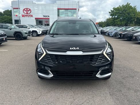 Used 2024 Kia Sportage LX AWD/4WD image 2