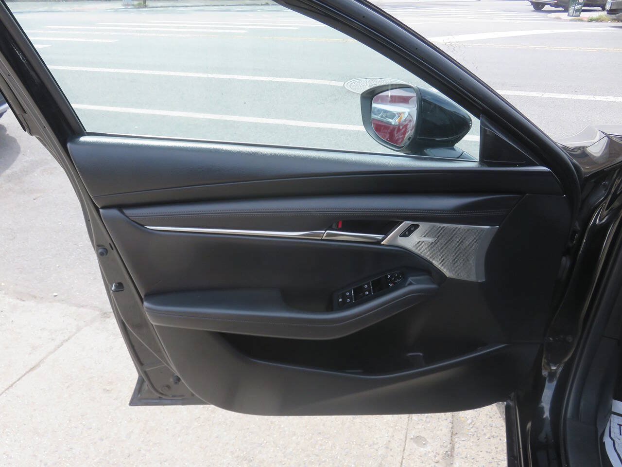 Used 2019 MAZDA MAZDA3 AWD Hatchback w/ Premium Pkg image 27