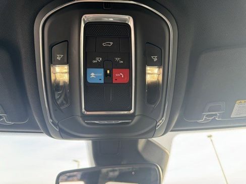 Used 2024 Jeep Grand Cherokee L Laredo image 17