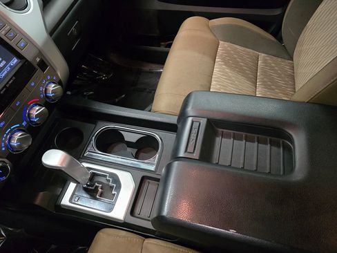 Used 2018 Toyota Tundra SR5 w/ SR5 Upgrade Package image 25