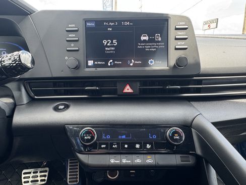 Used 2025 Hyundai Elantra Sport FWD image 19