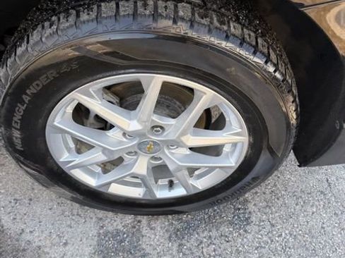 Used 2022 Chevrolet Equinox LS AWD/4WD image 9