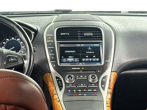 Used 2016 Lincoln MKX Reserve w/ Climate Package image 17