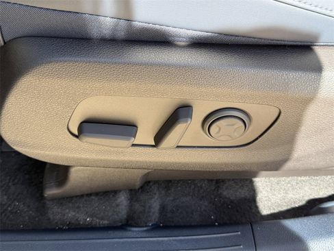 New 2026 Kia Carnival EX image 20