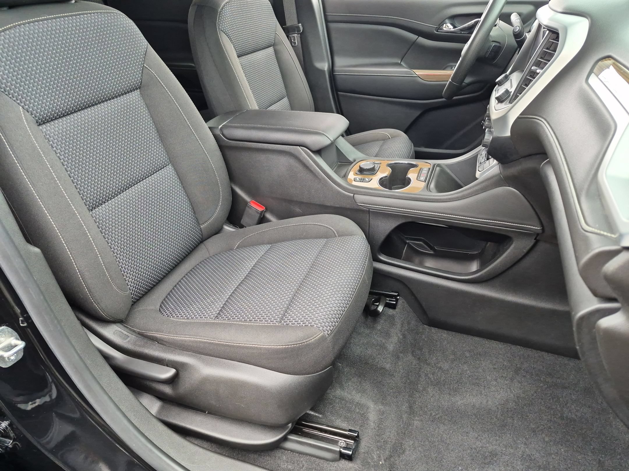 Certified 2021 GMC Acadia SLE w/ Driver Convenience Package FWD image 28