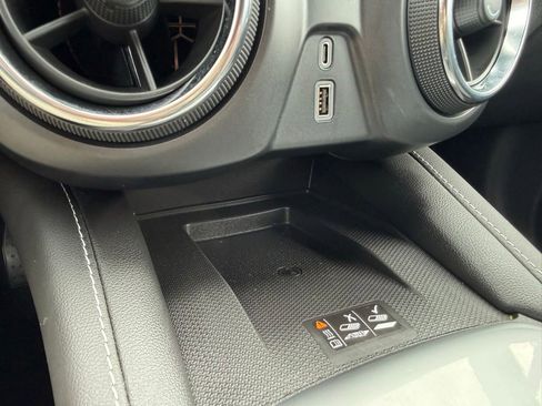 Used 2024 Chevrolet Blazer LT w/ Convenience Package FWD image 18