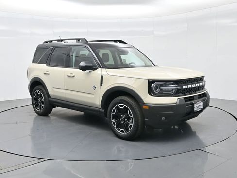 Used 2025 Ford Bronco Sport Outer Banks w/ Outer Banks Tech Package+ image 4