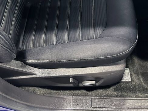 Used 2016 Ford Fusion SE FWD image 25