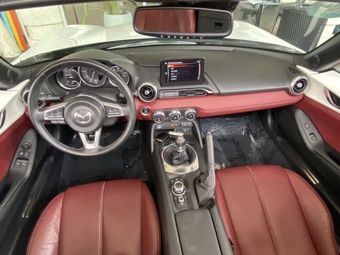 Used 2020 MAZDA MX-5 Miata RF Grand Touring RWD image 24
