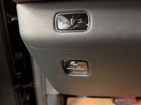 New 2026 Lincoln Navigator Reserve AWD/4WD image 28