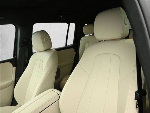 Certified 2025 Mercedes-Benz GLB 250 4MATIC image 9