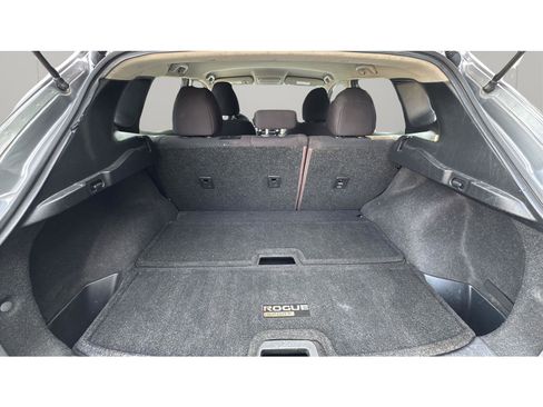 Used 2019 Nissan Rogue Sport S image 12