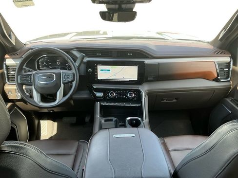 Used 2025 GMC Sierra 2500 Denali w/ Denali Reserve Package AWD/4WD image 17