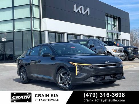 New 2026 Kia K4 LXS image 1