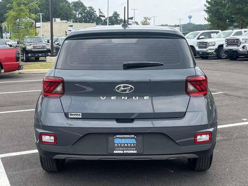 Certified 2026 Hyundai Venue SE FWD image 4