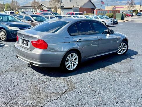 Used 2011 BMW 335i xDrive Sedan AWD/4WD image 4