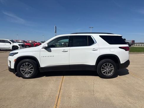 Used 2023 Chevrolet Traverse LT FWD image 6