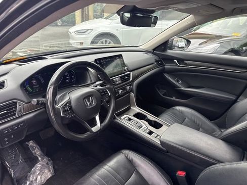 Used 2018 Honda Accord Touring image 11