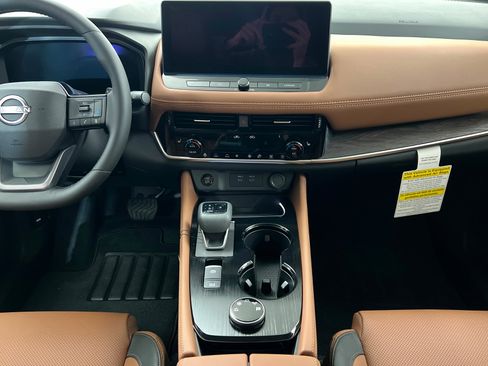 New 2026 Nissan Rogue Platinum w/ Platinum Premium Package image 13