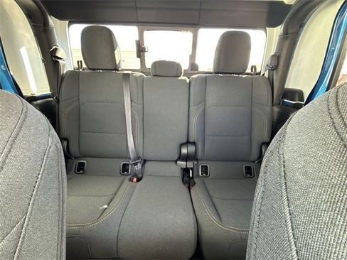 Used 2025 Jeep Gladiator Sport image 21