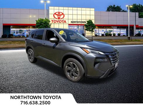 Used 2025 Nissan Rogue SV AWD/4WD image 3