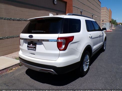 Used 2017 Ford Explorer XLT w/ Equipment Group 202A FWD image 6