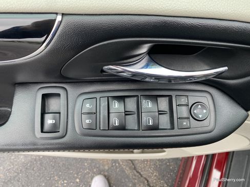 Used 2019 Dodge Grand Caravan SXT FWD image 26
