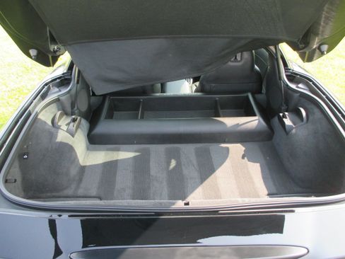 Used 2006 Chevrolet Corvette Coupe w/ Preferred Equipment Group RWD image 9
