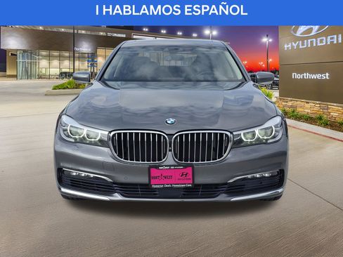 Used 2017 BMW 740i image 5