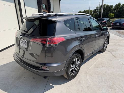 Used 2016 Toyota RAV4 LE FWD image 9